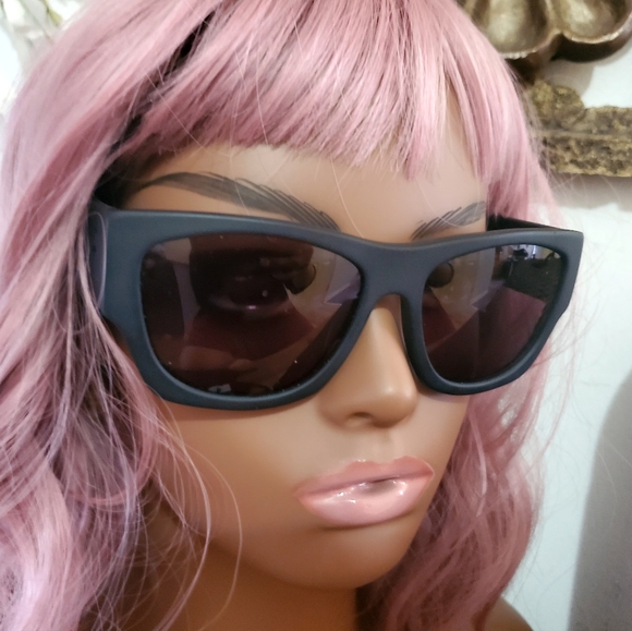 H&M X ALEXANDER WANG SUNGLASSES - Picture 5 of 11